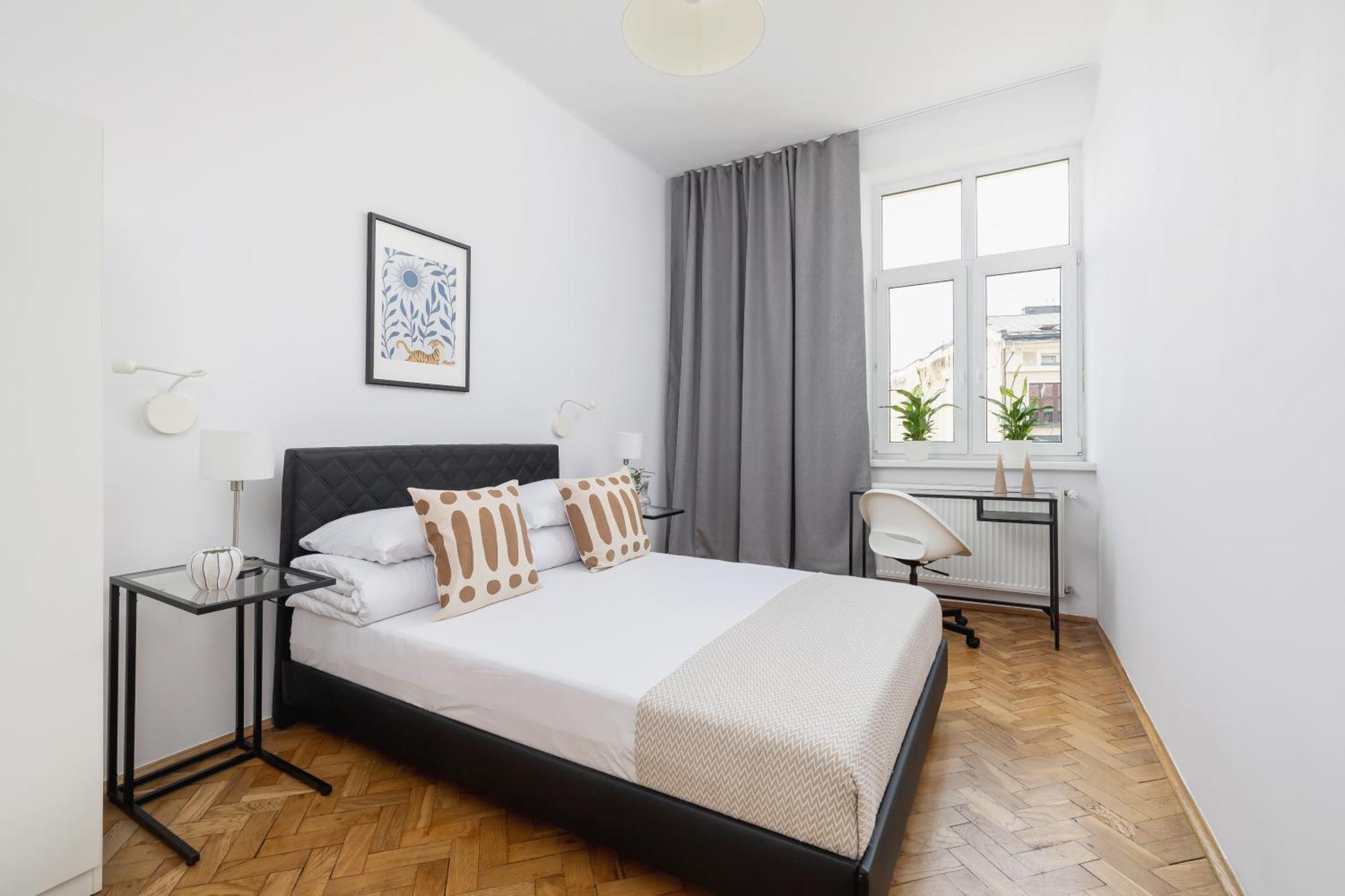 1-Bedroom Apartment With Balcony - Dluga 65 Красков Екстериор снимка